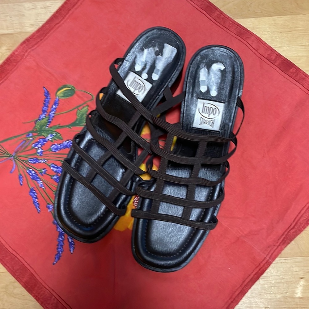 Vintage 90s block heel sandal